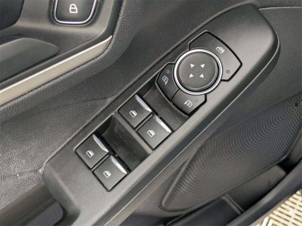 Used 2022 Ford Escape SE w/ SE Sport Appearance Package image 23