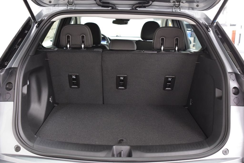 New 2027 Chevrolet Bolt LT FWD image 23