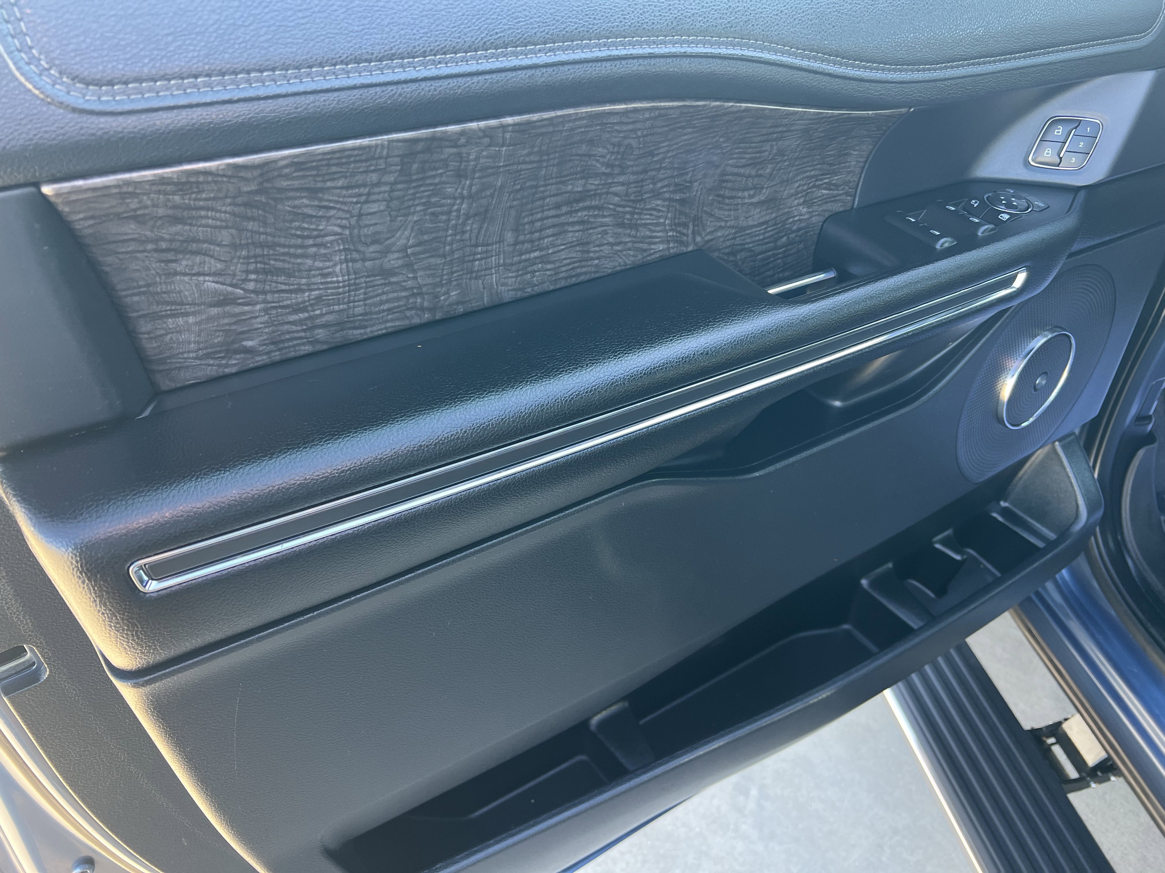 Used 2020 Ford Expedition Max Limited w/ Special Edition Package image 14