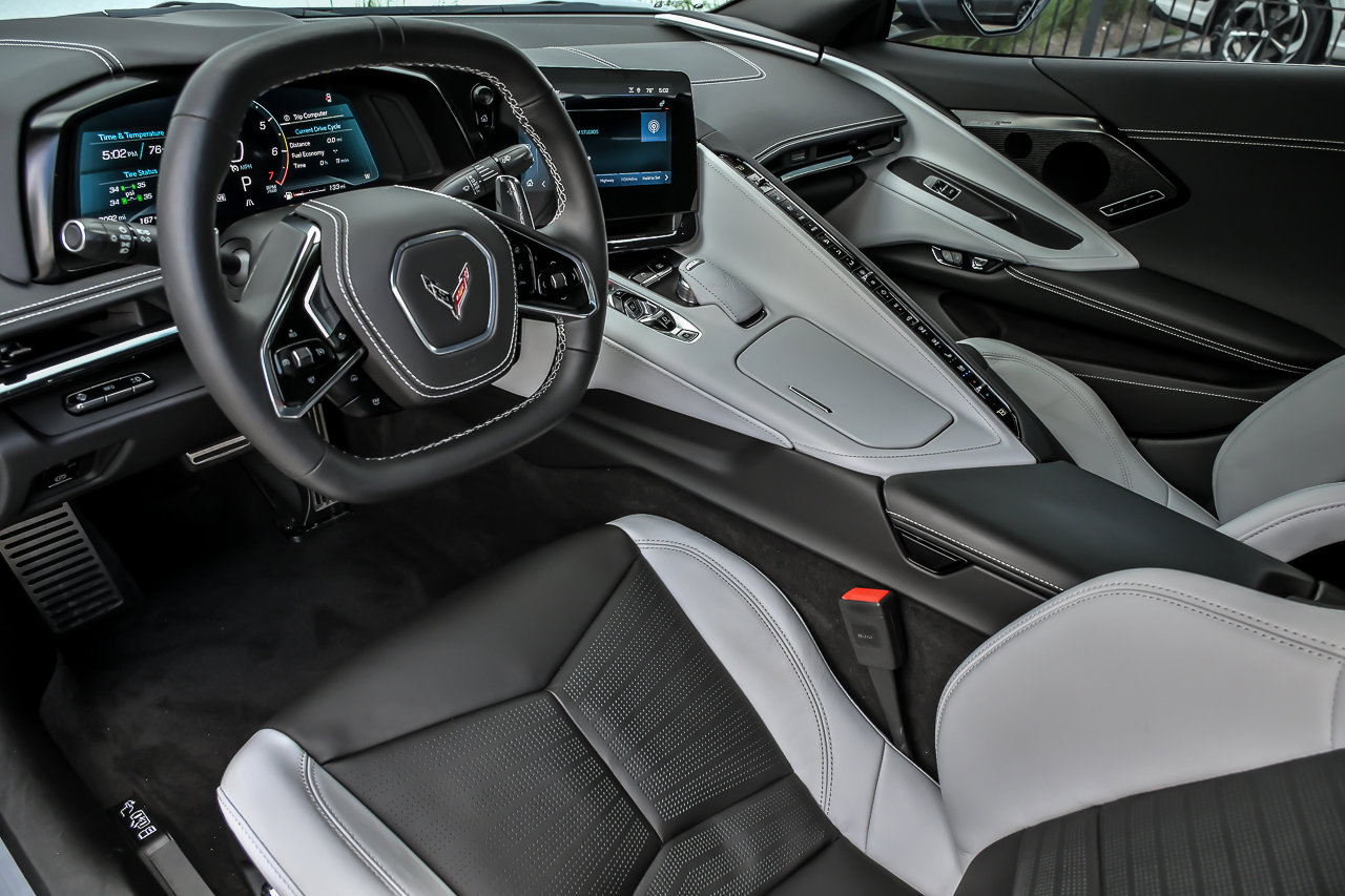 Used 2025 Chevrolet Corvette Stingray Preferred Cpe w/ Stealth Interior Trim Package RWD image 26