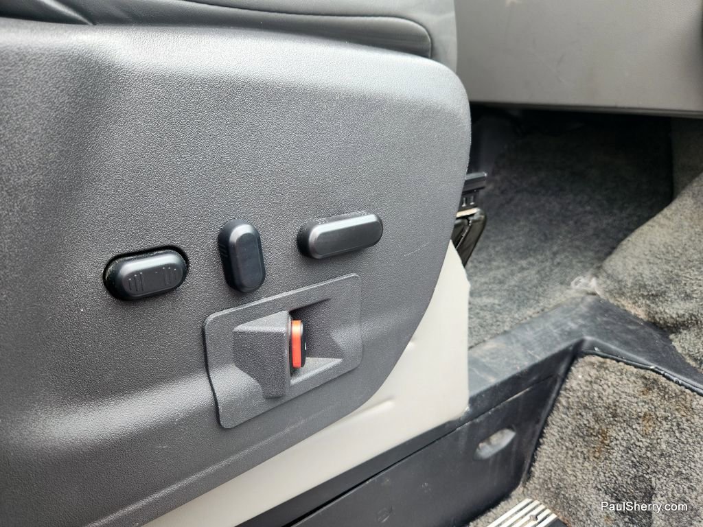 Used 2017 Ford Transit 150 XLT image 21