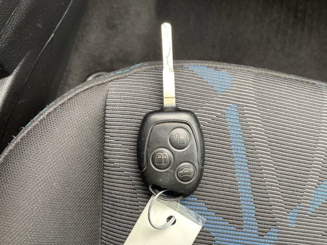 Used 2013 Ford Fiesta SE image 24