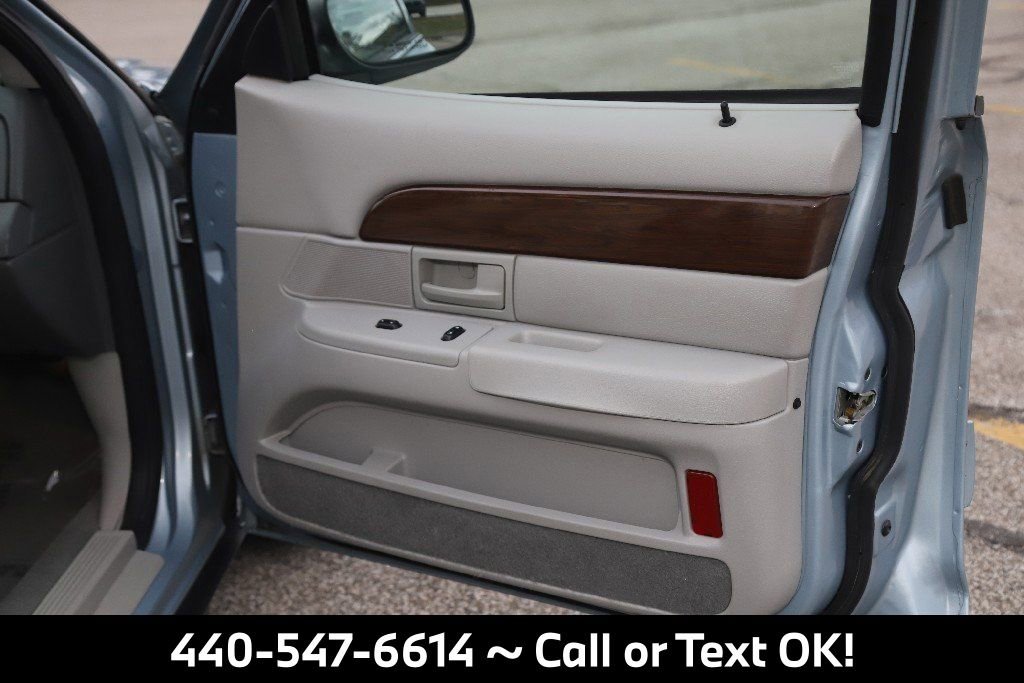 Used 2004 Mercury Grand Marquis GS image 28