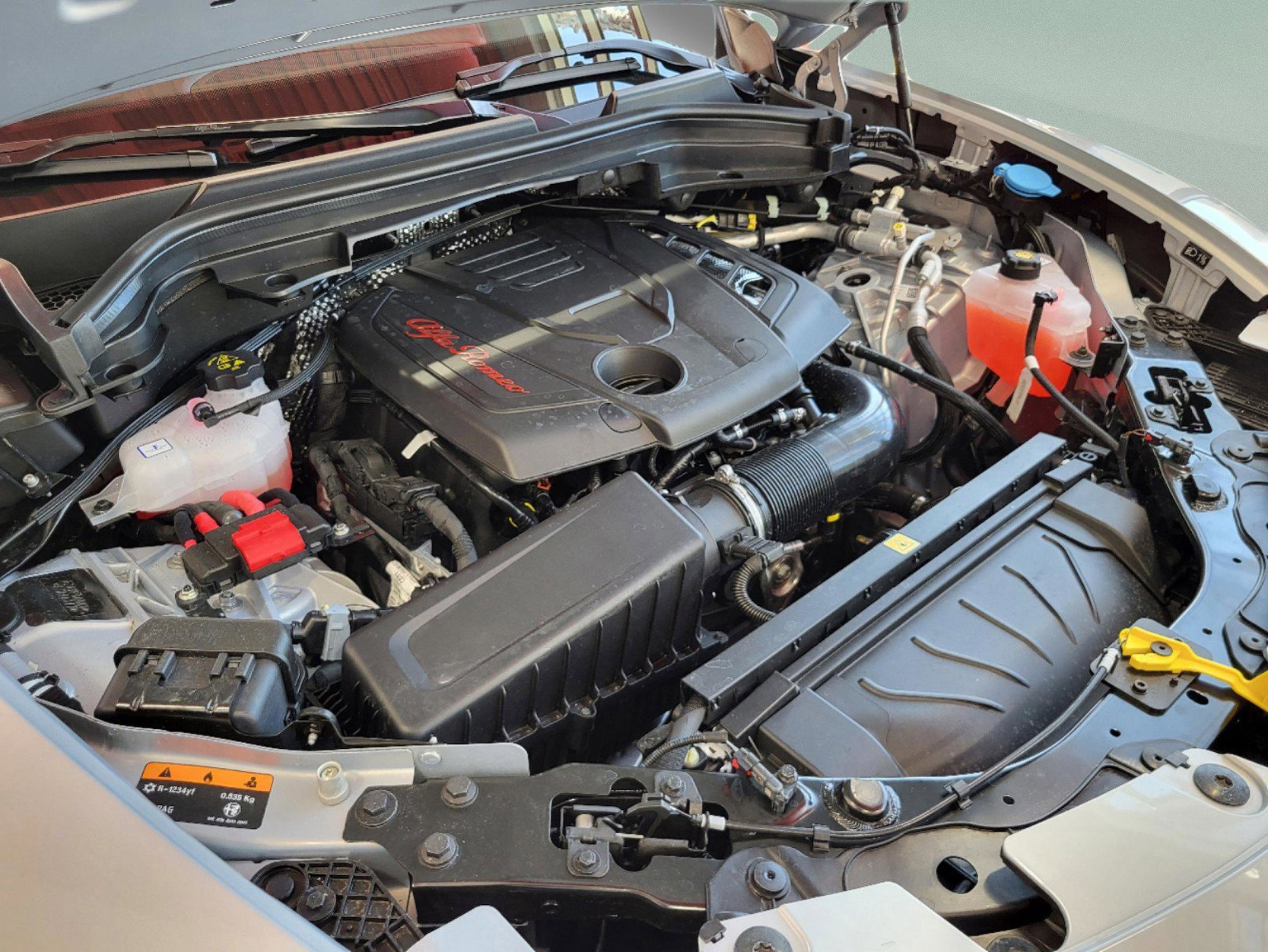 New 2025 Alfa Romeo Stelvio Sprint image 75