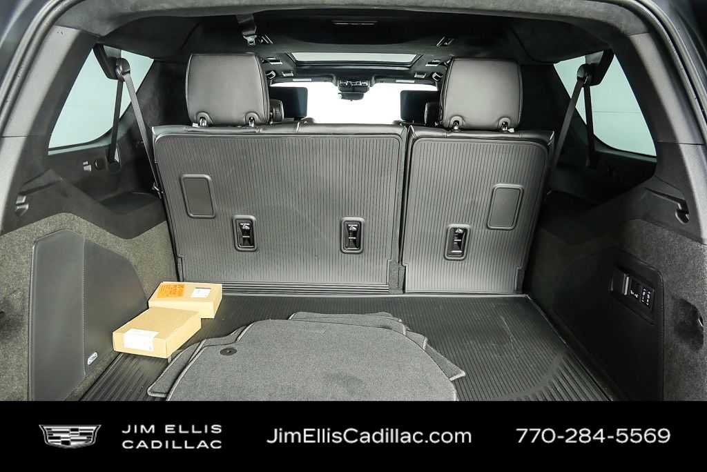Certified 2026 Cadillac Escalade ESV Platinum Sport w/ LPO, ONYX Package AWD/4WD image 31