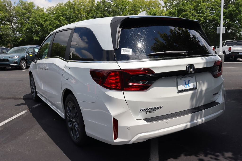 Certified 2026 Honda Odyssey Touring image 3
