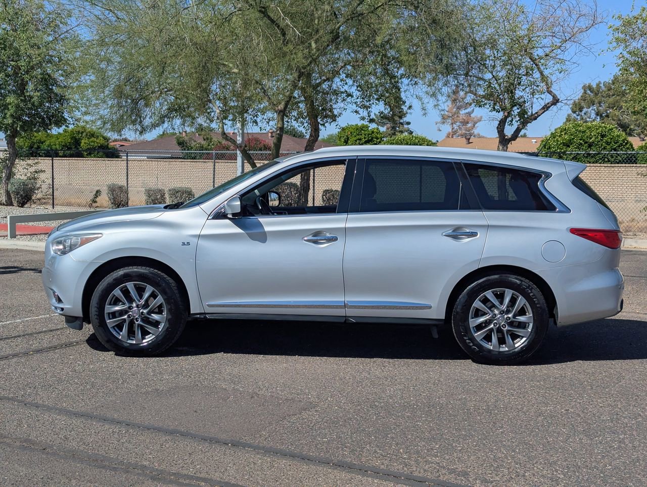 Used 2015 INFINITI QX60 FWD w/ Premium Plus Package image 3