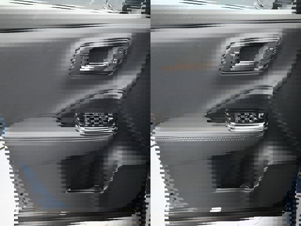 New 2025 Toyota Crown Signia image 20