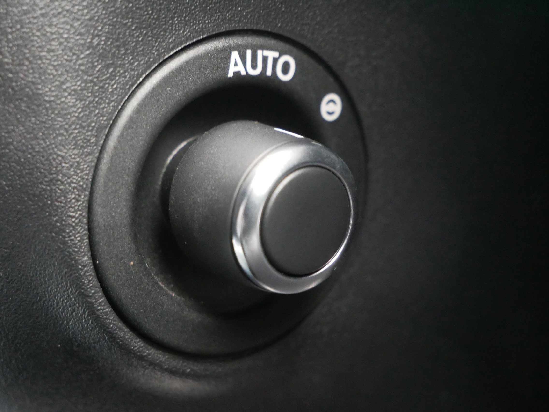 Used 2020 Jaguar XF Prestige image 32