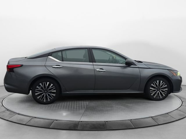 Used 2024 Nissan Altima 2.5 SV image 6