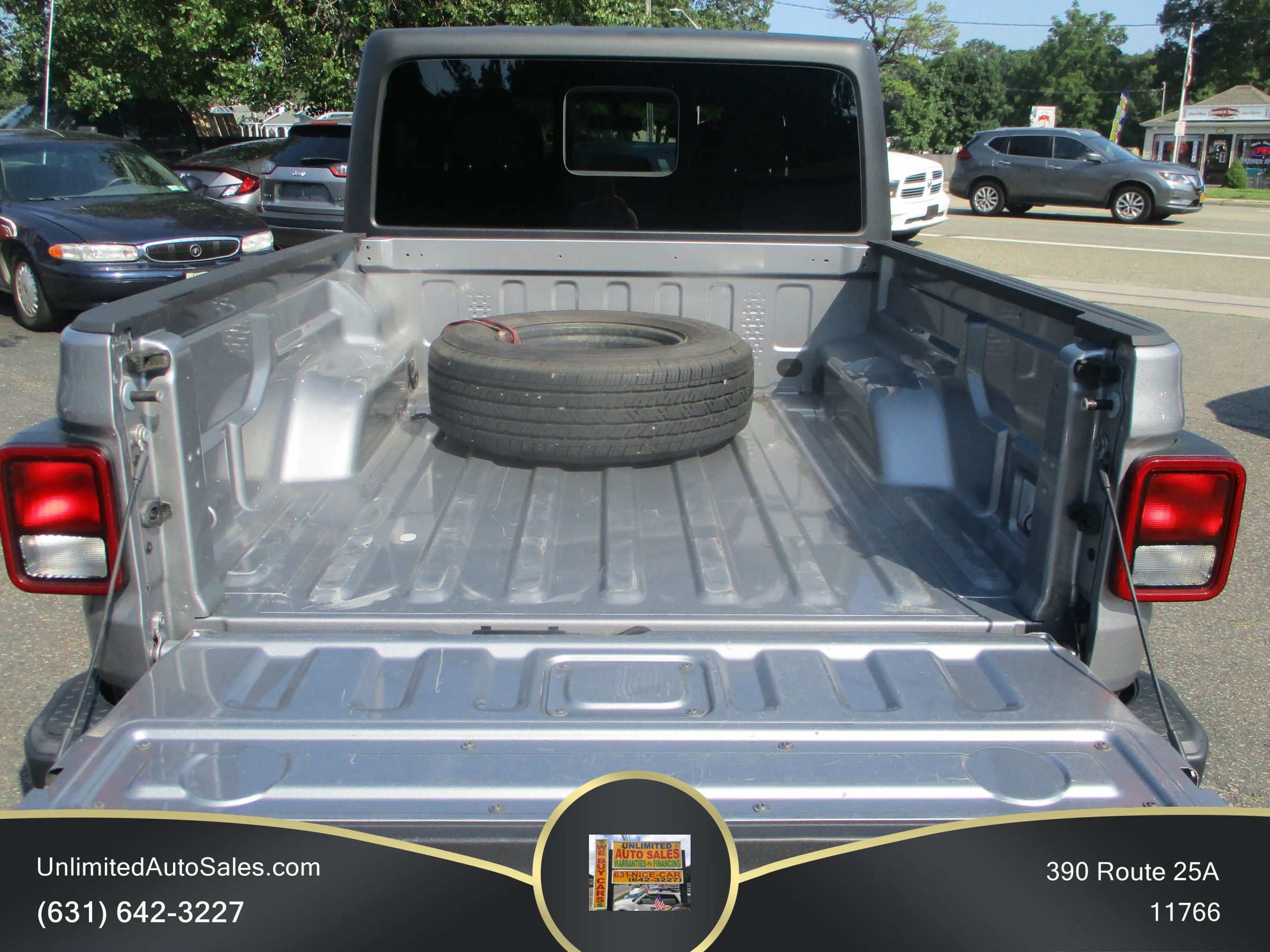 Used 2020 Jeep Gladiator Sport w/ Quick Order Package 24S AWD/4WD image 3