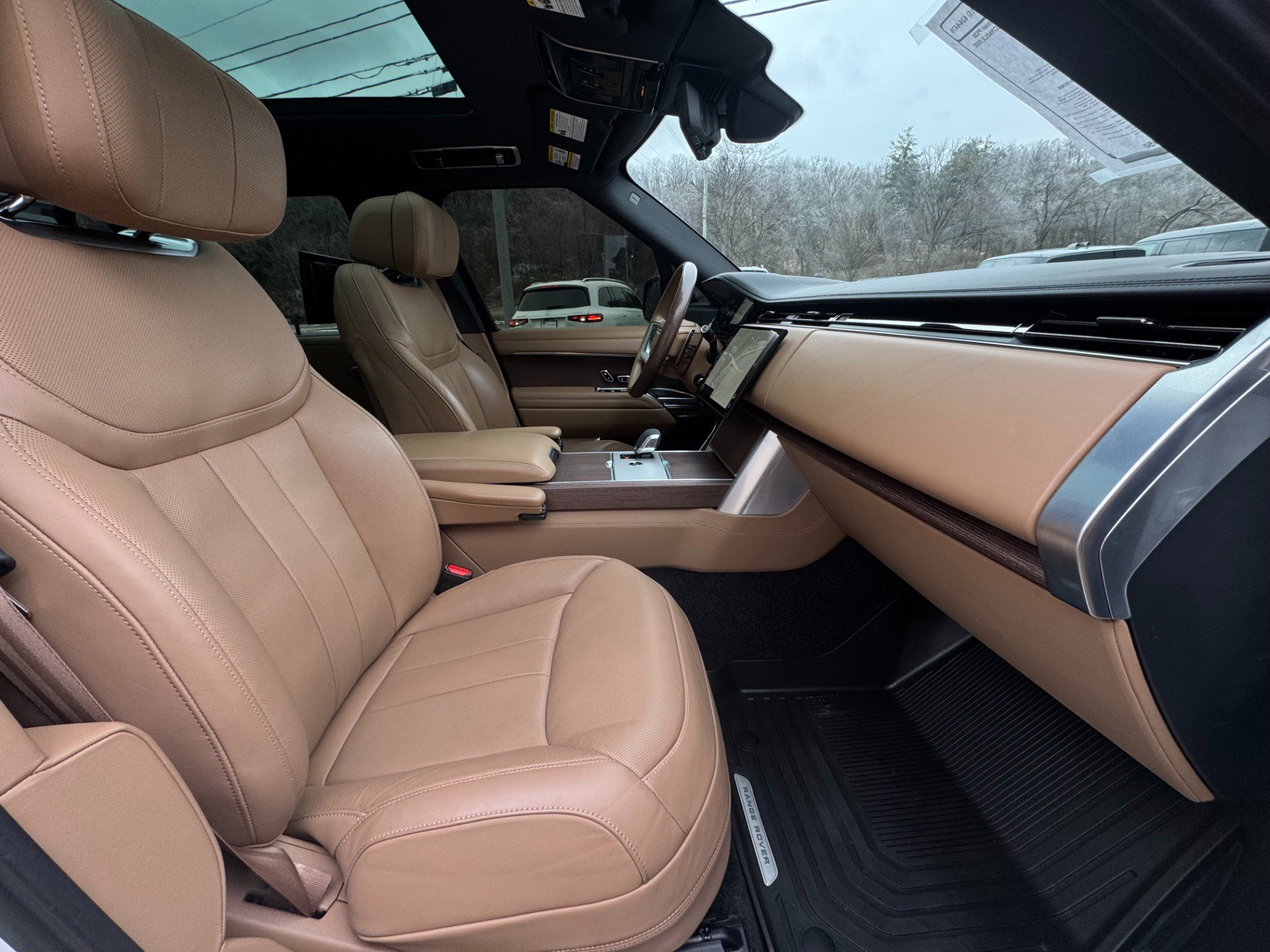 Used 2024 Land Rover Range Rover Long Wheelbase Autobiography image 20