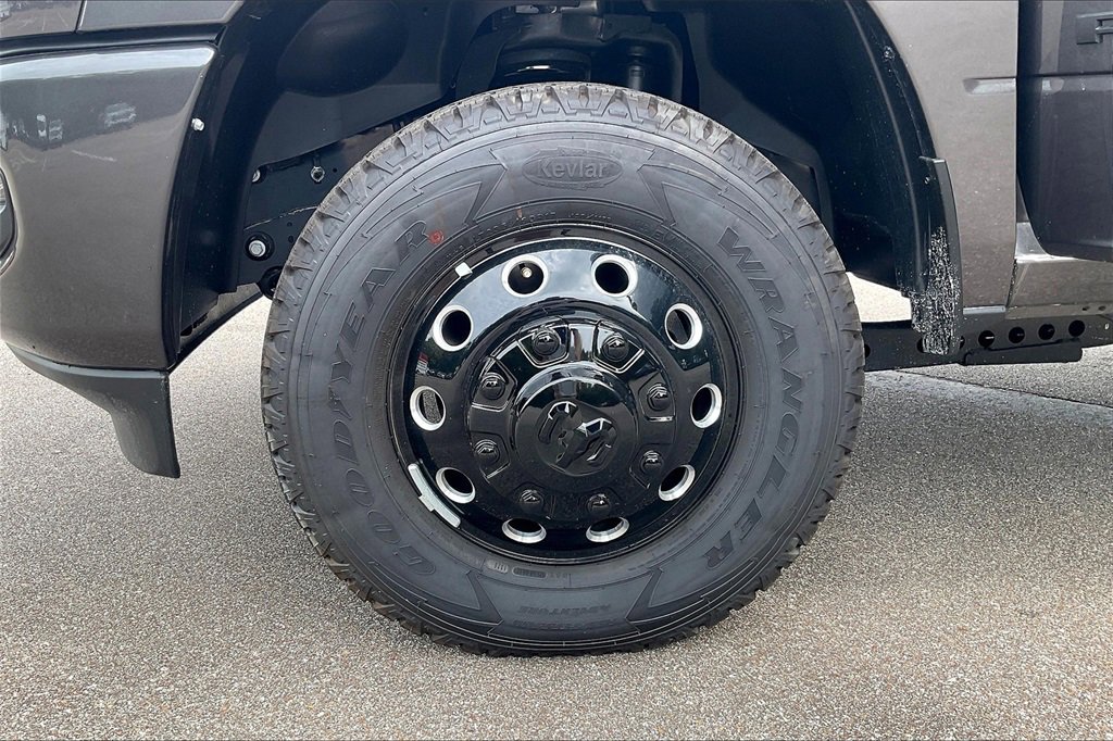 New 2025 RAM 3500 Big Horn image 12
