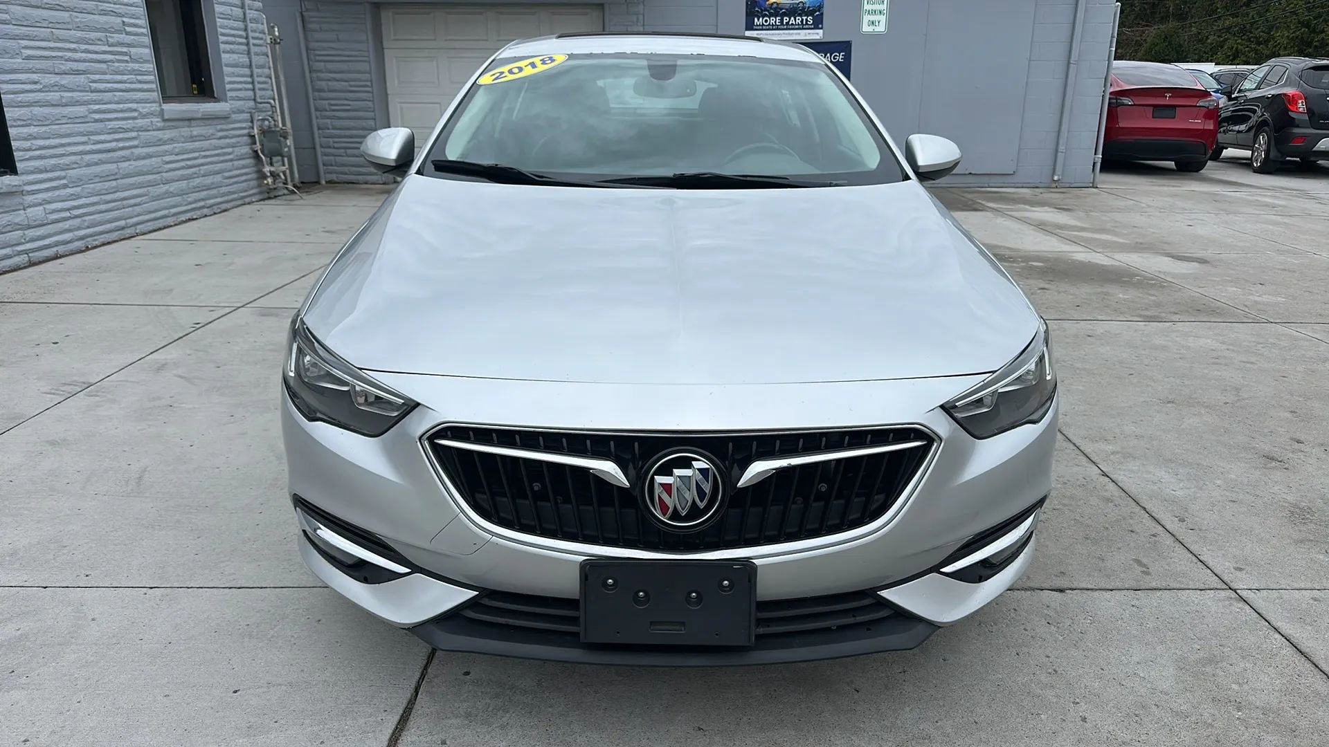Used 2018 Buick Regal Essence image 2