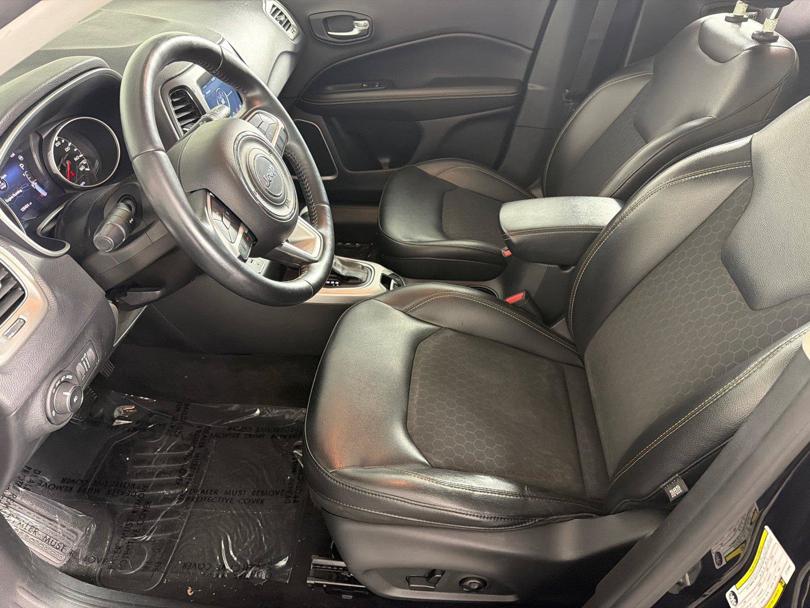 Used 2018 Jeep Compass Latitude w/ Popular Equipment Group FWD image 9