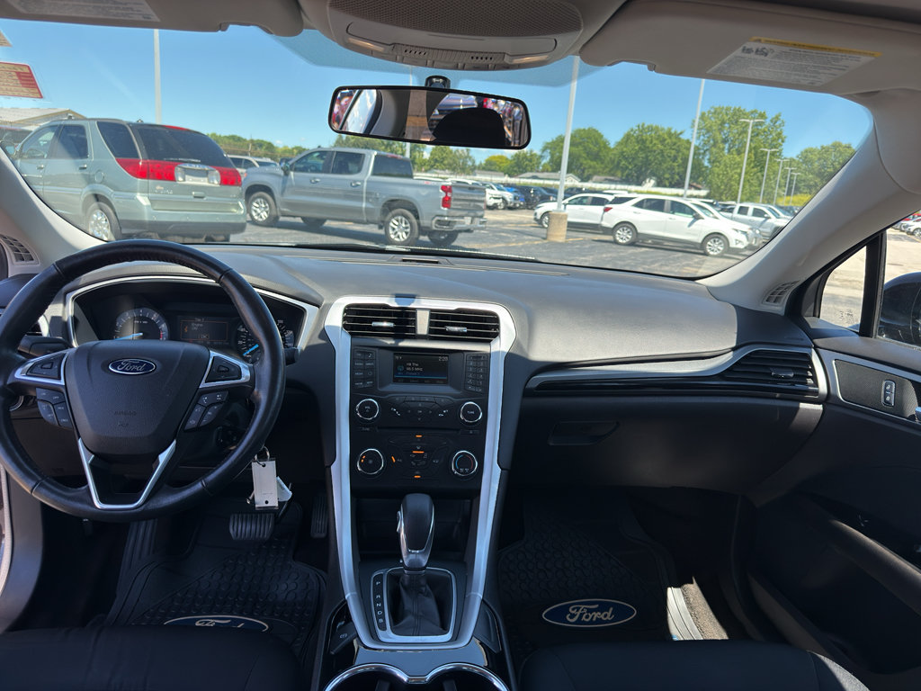 Used 2015 Ford Fusion SE w/ Equipment Group 201A FWD image 28