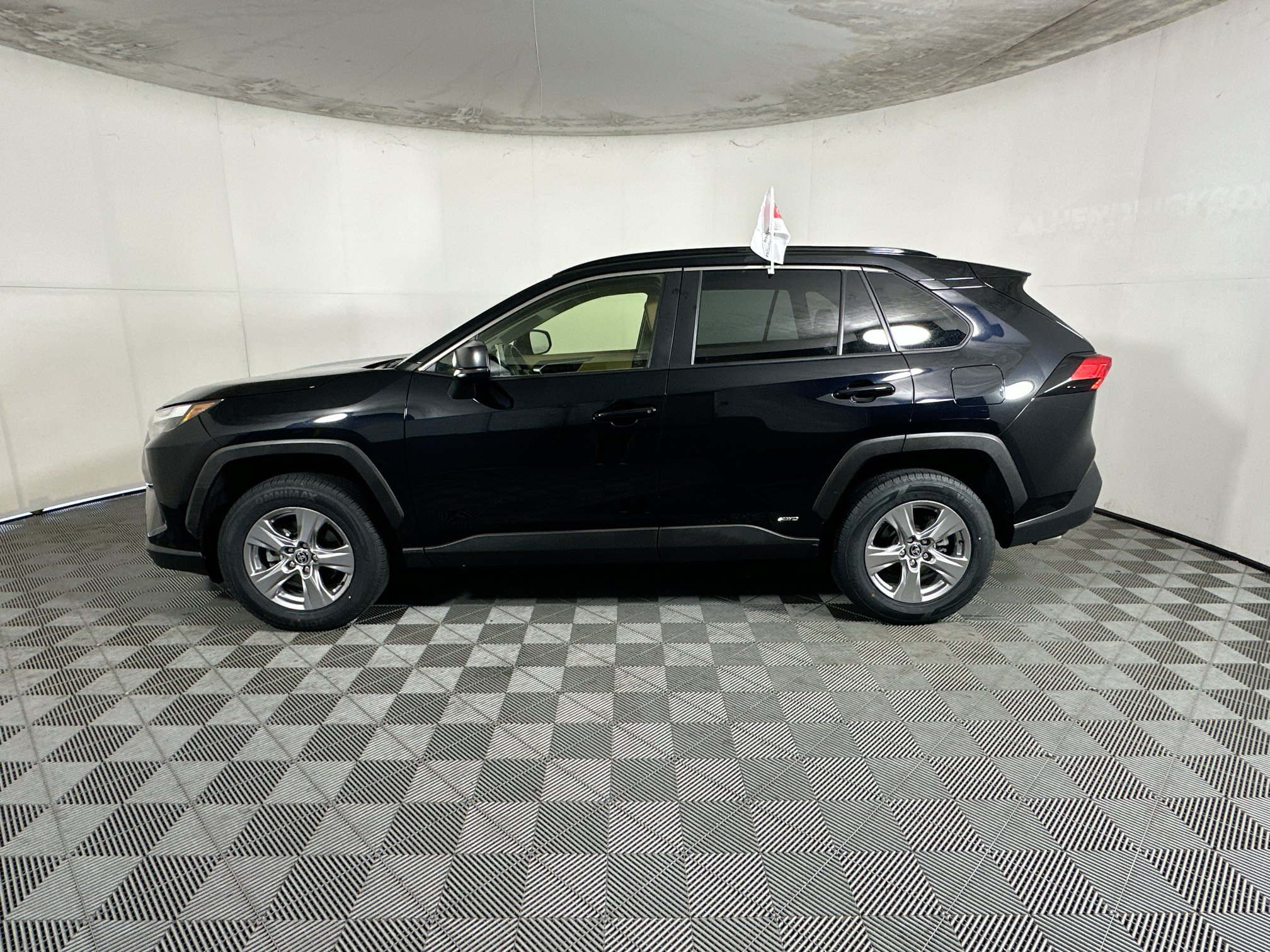 Certified 2023 Toyota RAV4 LE AWD/4WD image 6