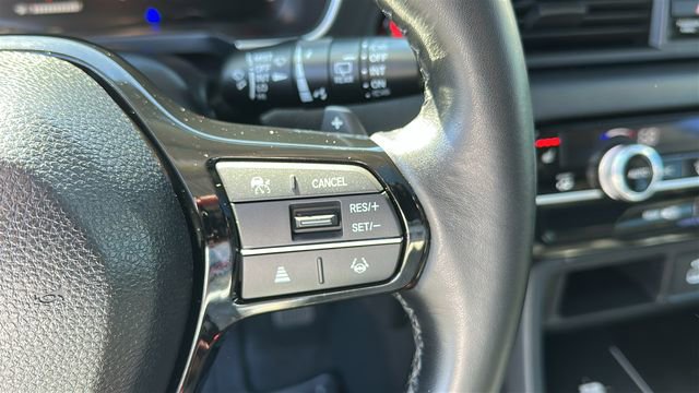 Used 2025 Honda Pilot Touring image 14