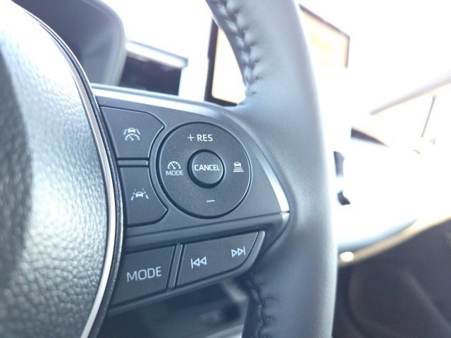 Used 2025 Toyota Corolla SE w/ SE Premium Package image 25