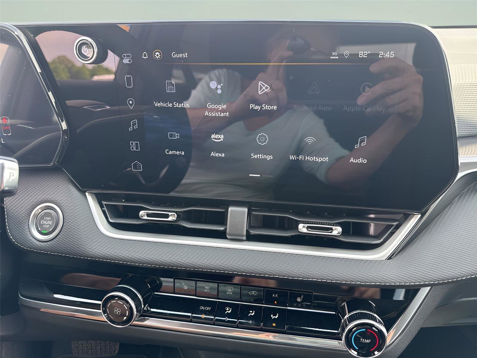 New 2025 Chevrolet Equinox LT w/ Safety and Technology Package image 18