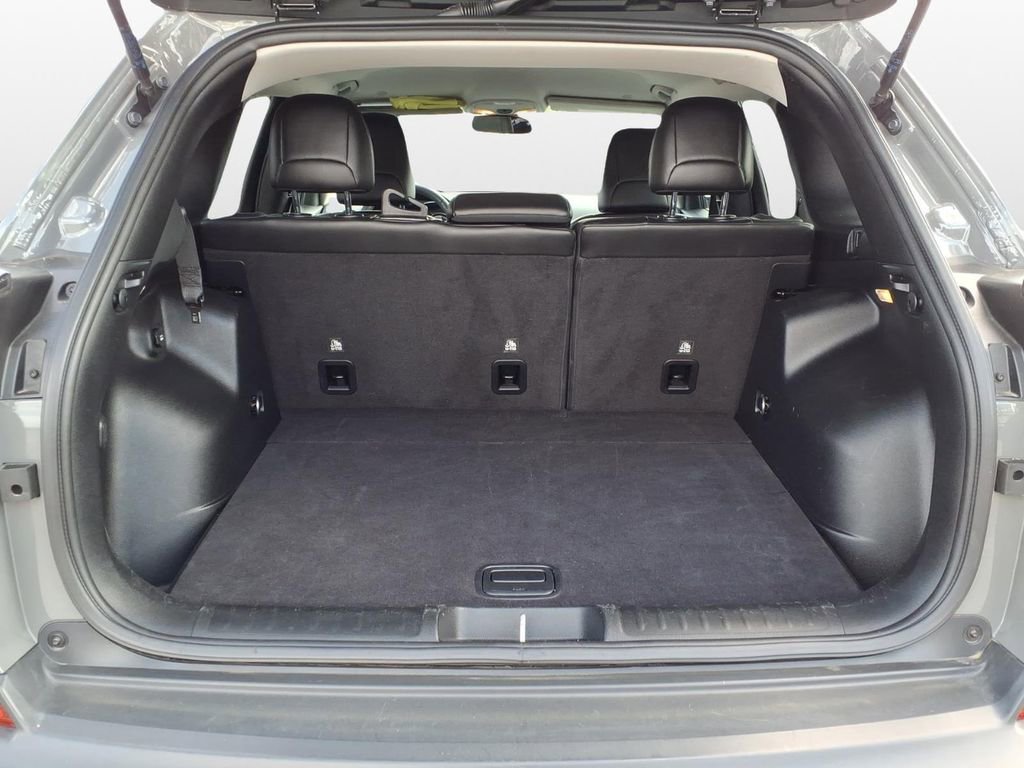 Used 2020 Jeep Cherokee Latitude Plus image 9