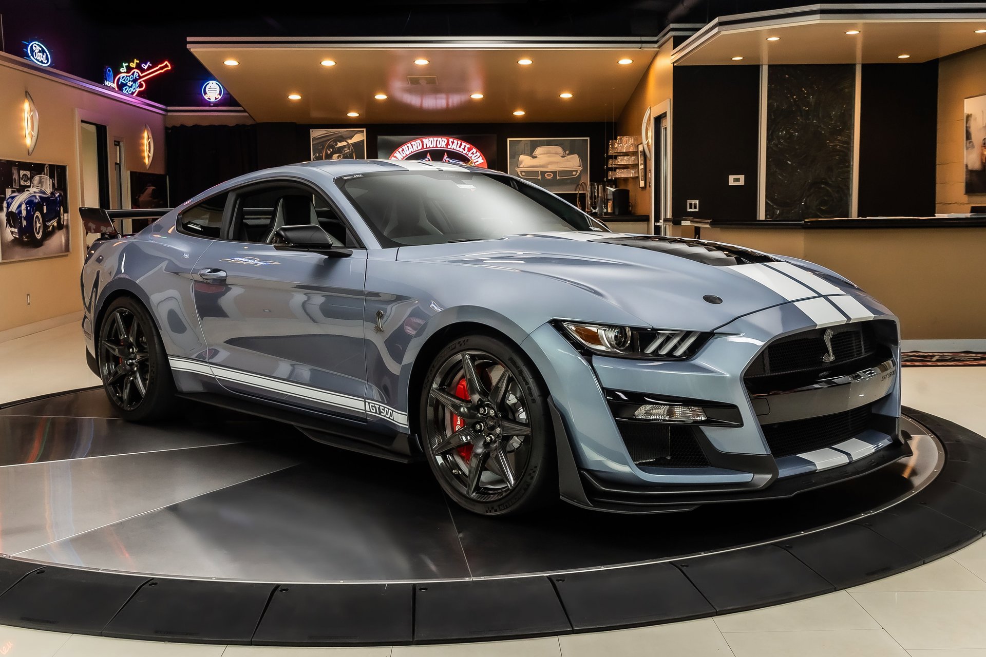 Used 2022 Ford Mustang Shelby GT500 w/ Carbon Fiber Track Pack RWD image 9
