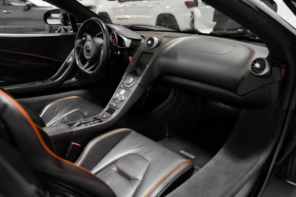 Used 2015 McLaren 650S Spider image 27