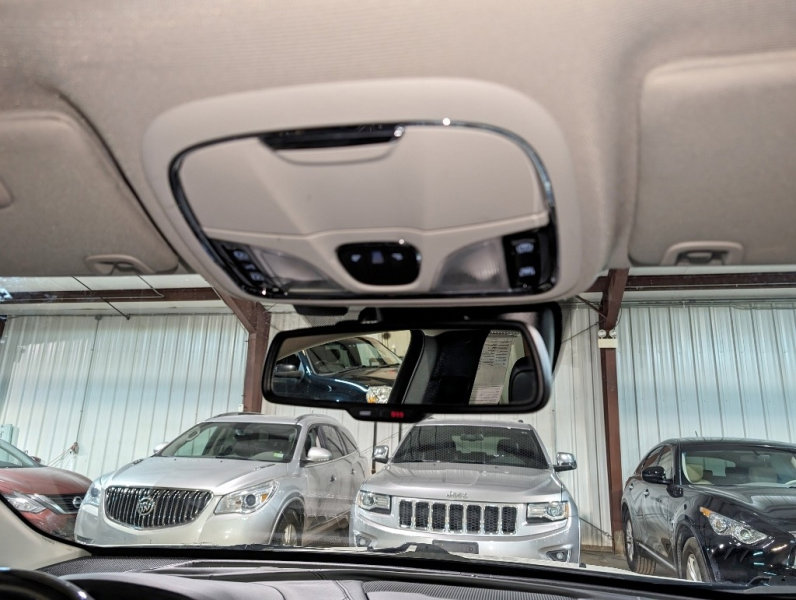 Used 2017 Jeep Cherokee Overland w/ Technology Group image 43