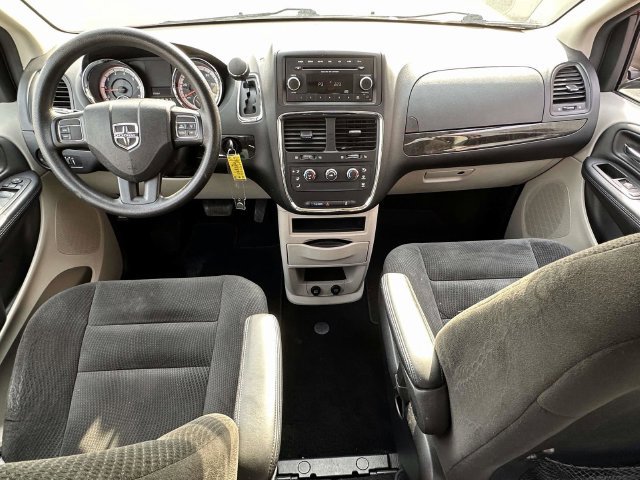 Used 2016 Dodge Grand Caravan American Value Package FWD image 13