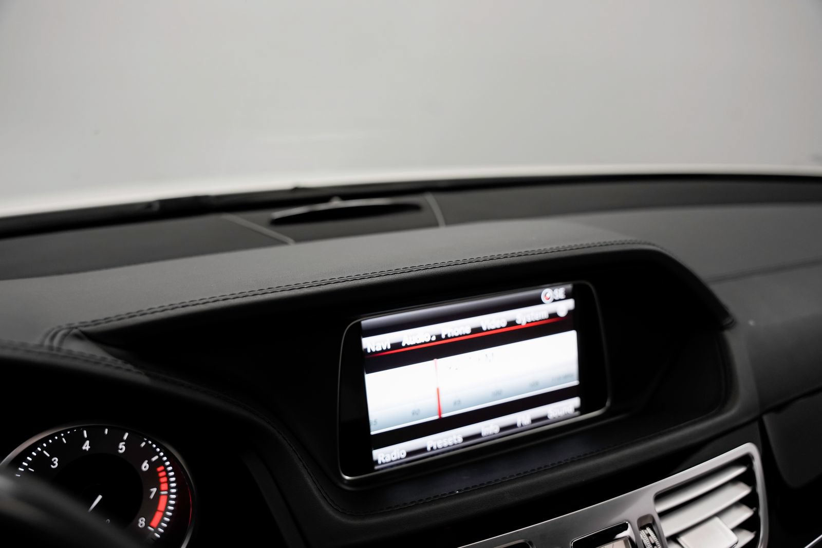 Used 2015 Mercedes-Benz E 400 Sedan image 12