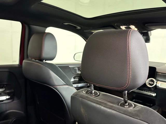 Used 2022 Mercedes-Benz GLB 250 image 29