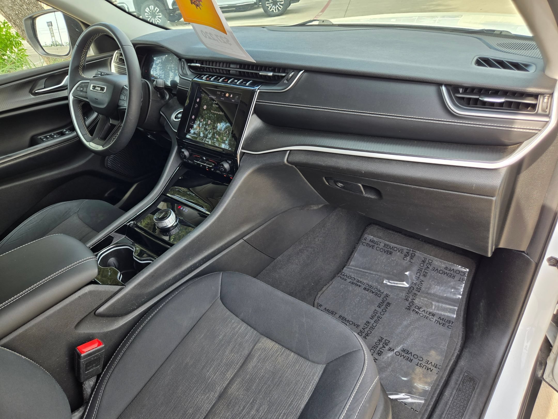 Used 2023 Jeep Grand Cherokee L Laredo AWD/4WD image 25