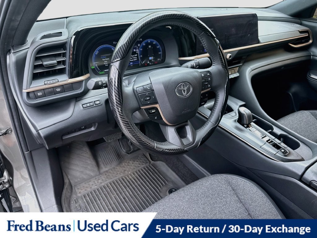 Used 2023 Toyota Crown AWD/4WD image 14