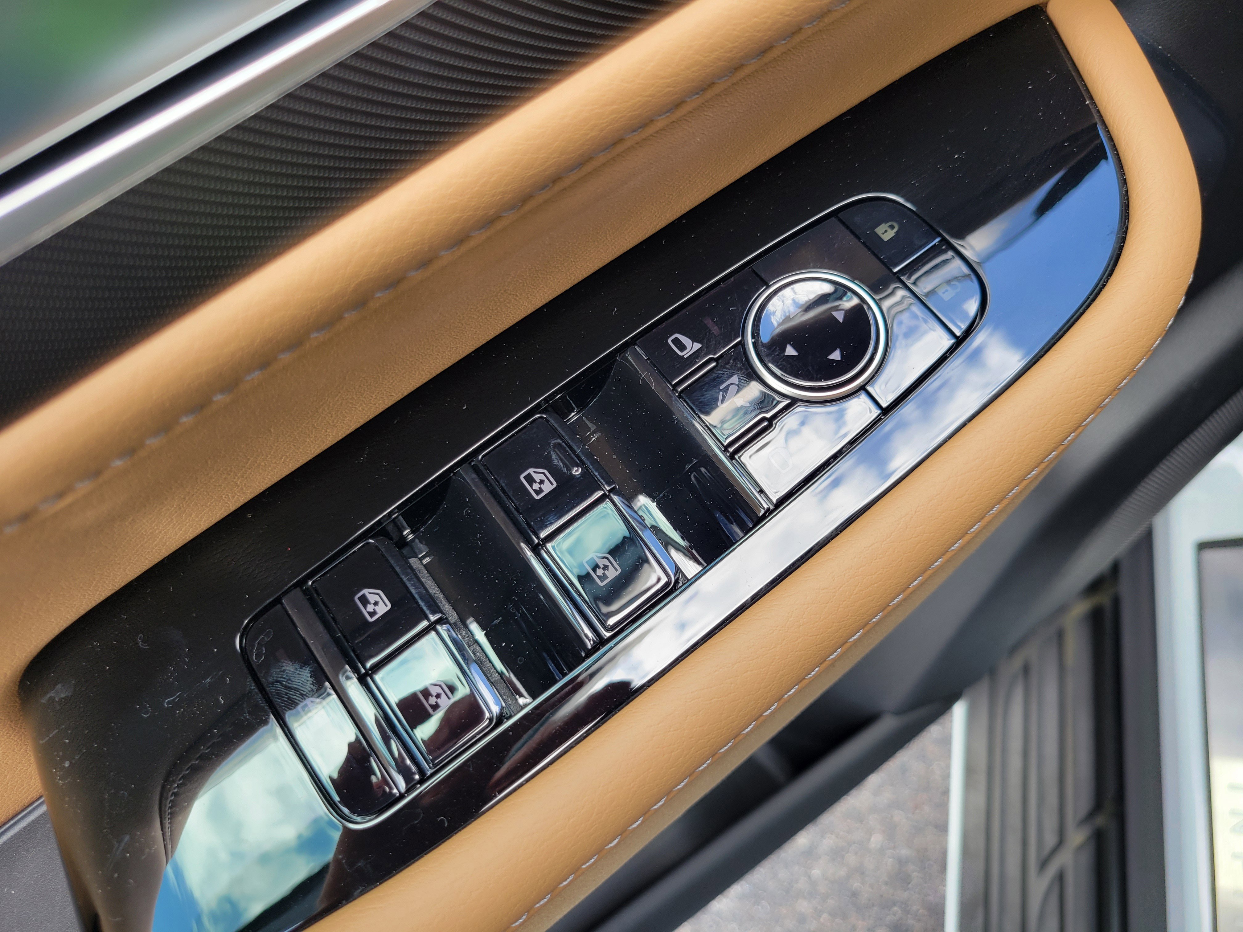 New 2026 INFINITI QX80 Luxe RWD image 16