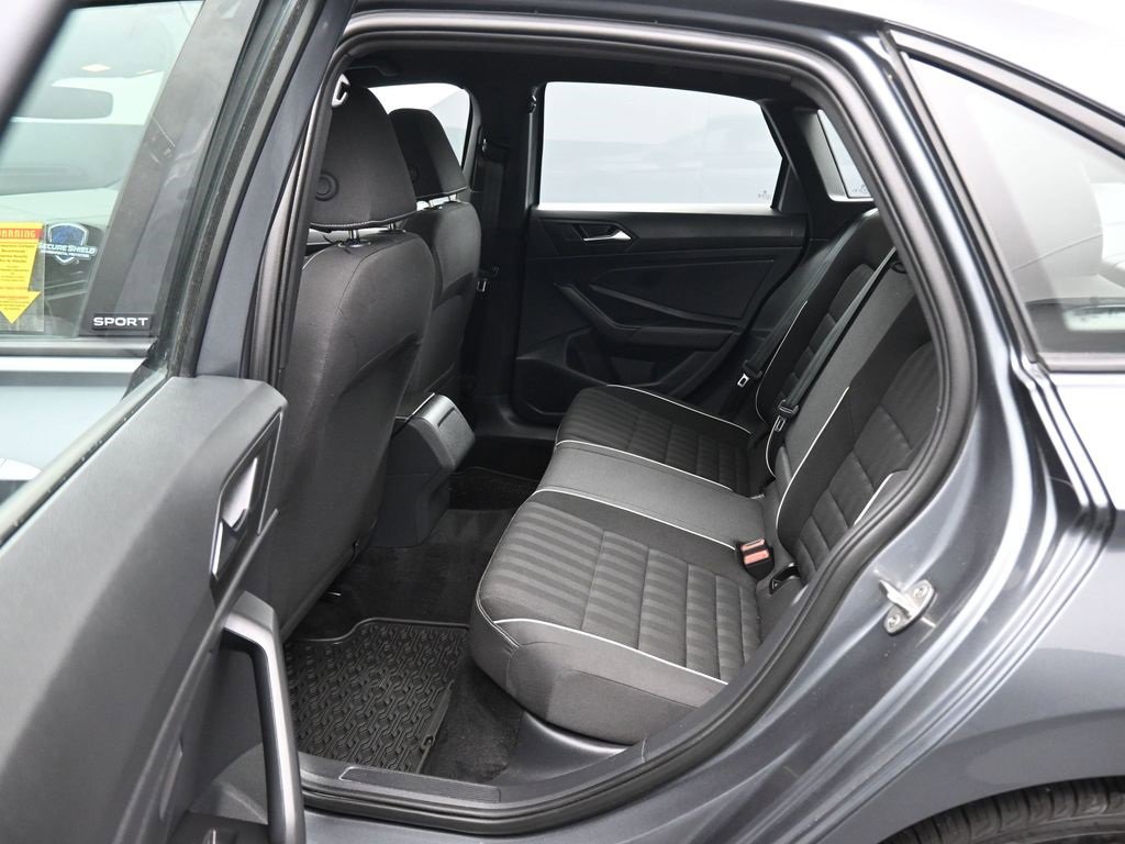 Used 2024 Volkswagen Jetta Sport image 29