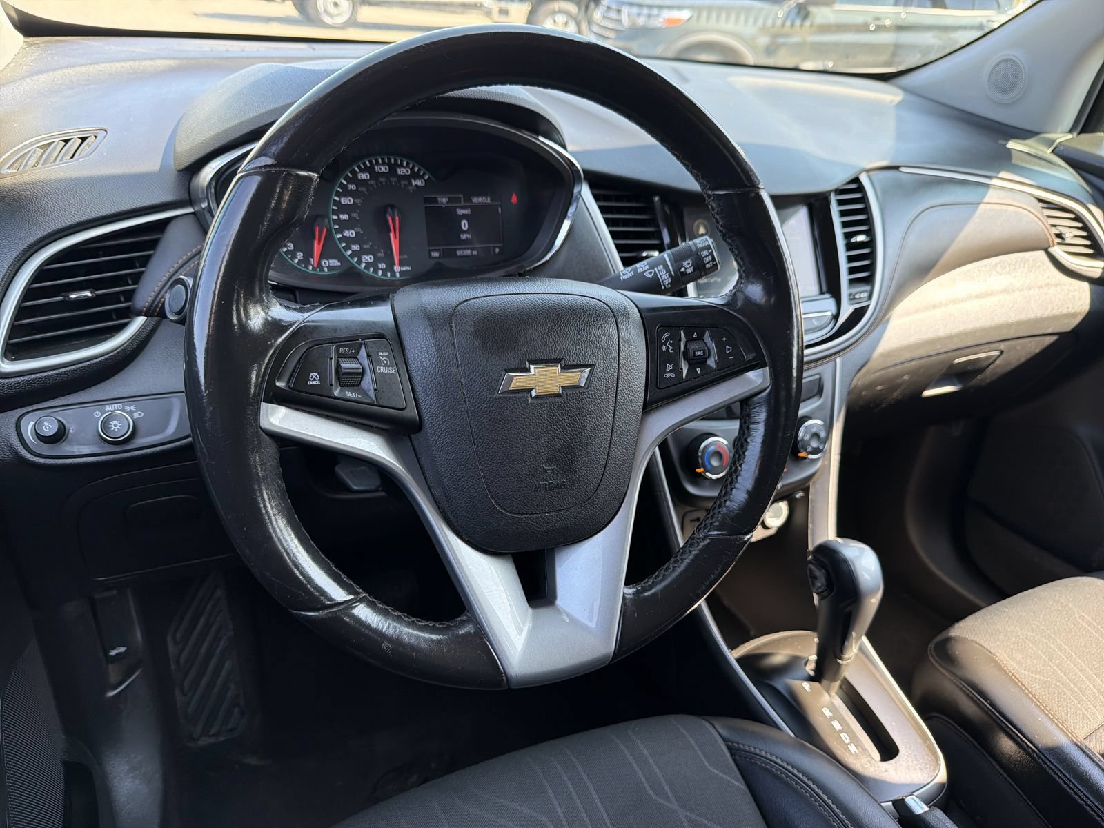 Used 2018 Chevrolet Trax LT w/ LT Convenience Package AWD/4WD image 16