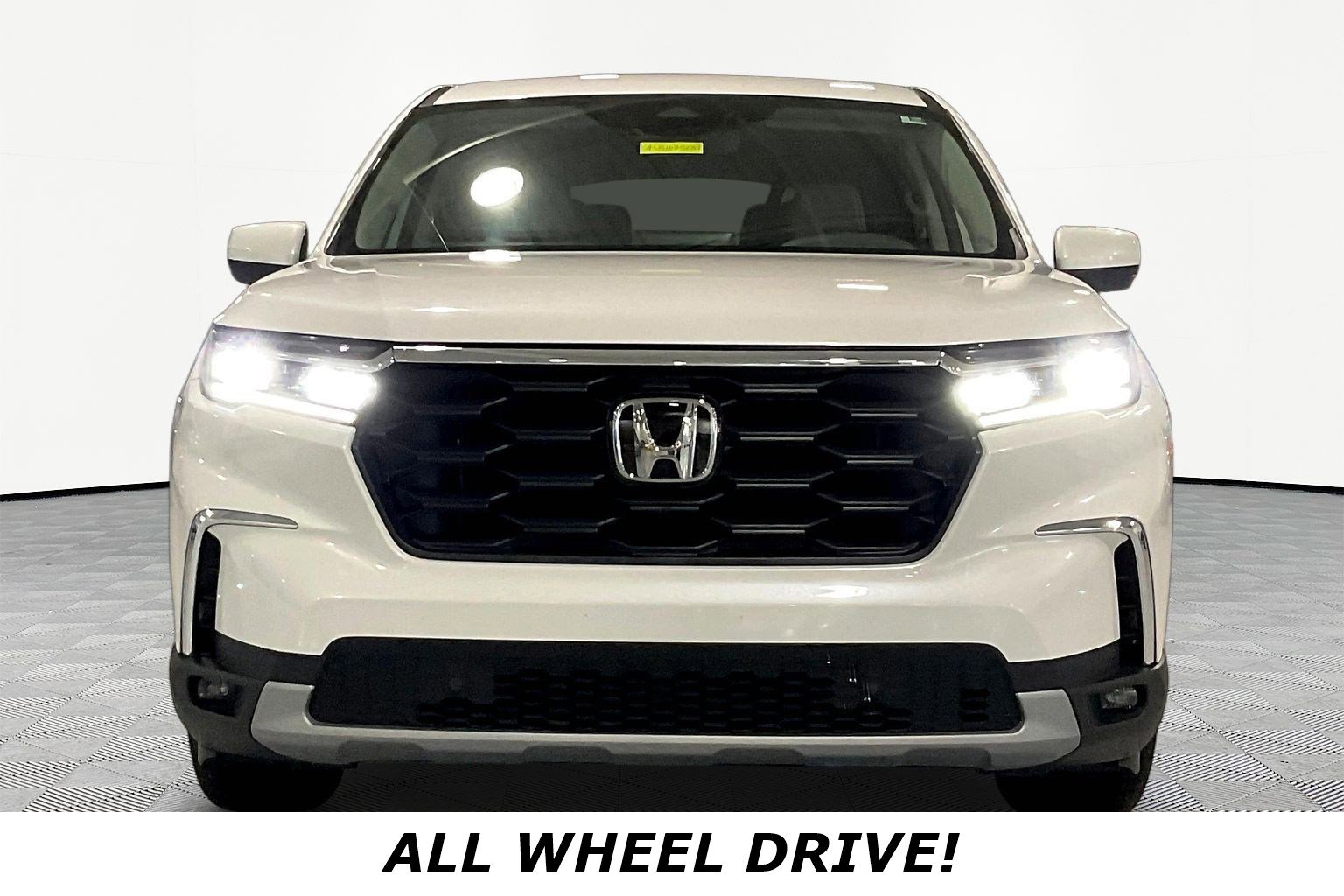 Used 2025 Honda Pilot EX-L image 2