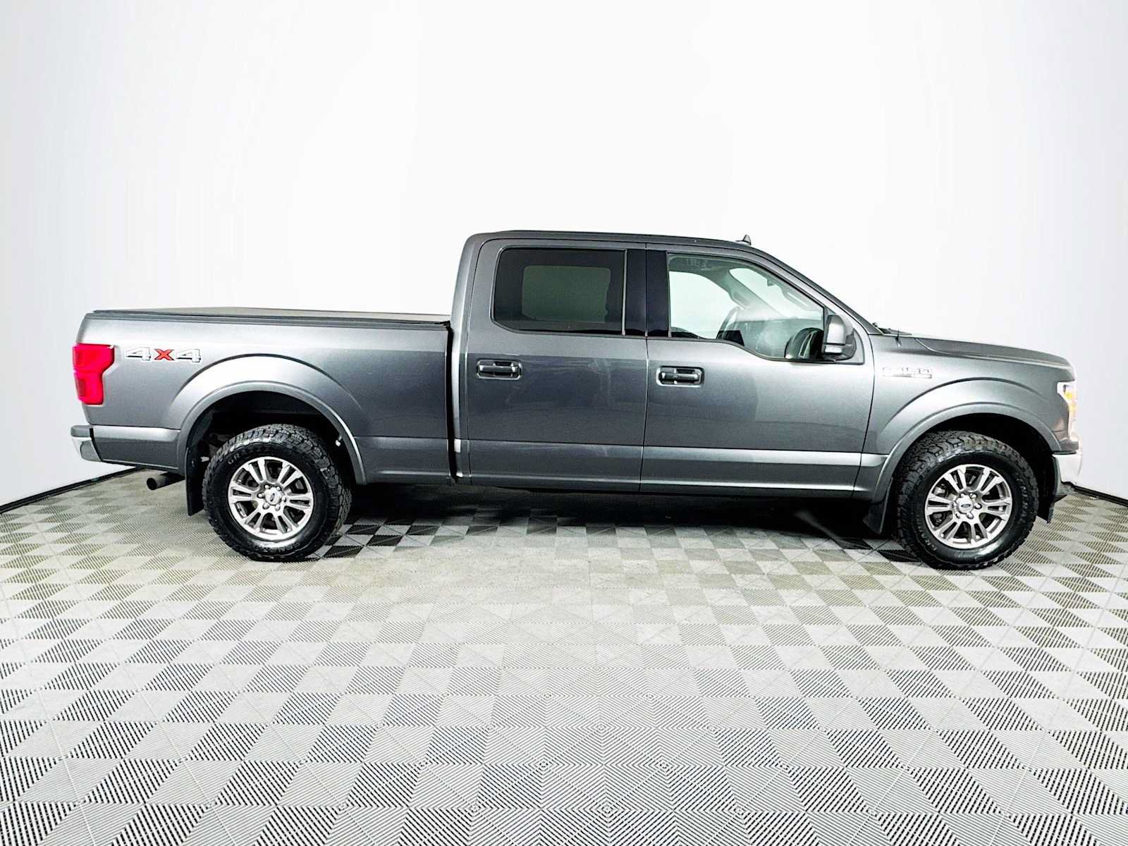 Used 2019 Ford F150 Lariat w/ Equipment Group 501A Mid AWD/4WD image 4