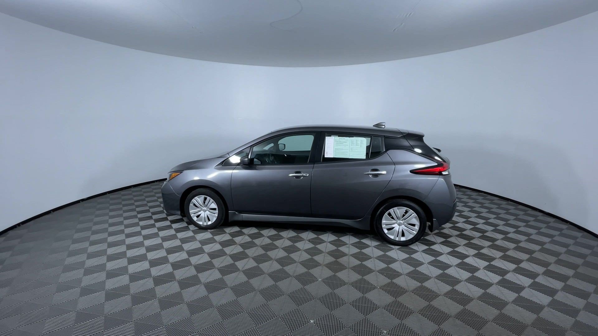 Certified 2025 Nissan Leaf S FWD image 6