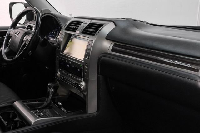 Used 2015 Lexus GX 460 w/ Navigation Package image 26