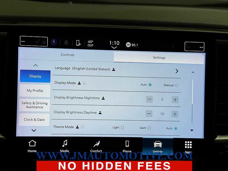 Used 2021 Chrysler Pacifica Touring-L AWD/4WD image 29