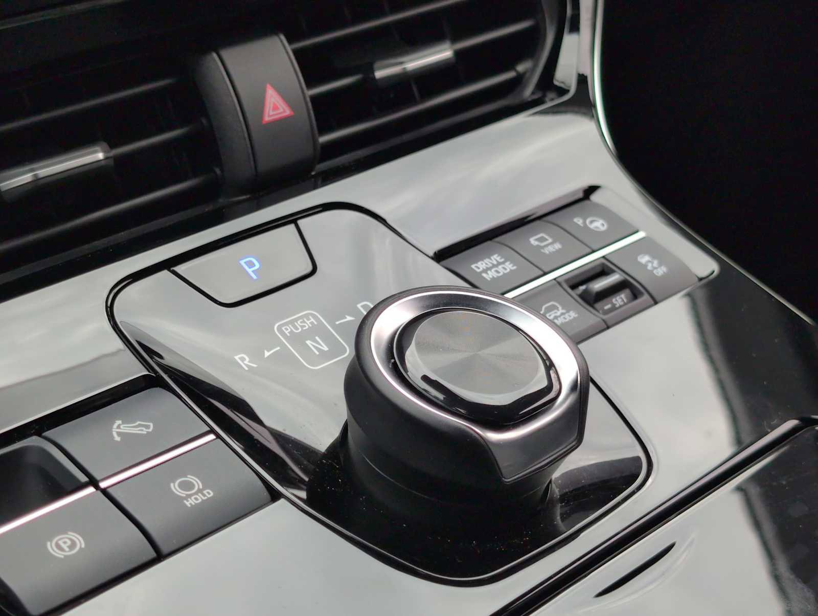 Certified 2024 Subaru Solterra Limited image 31