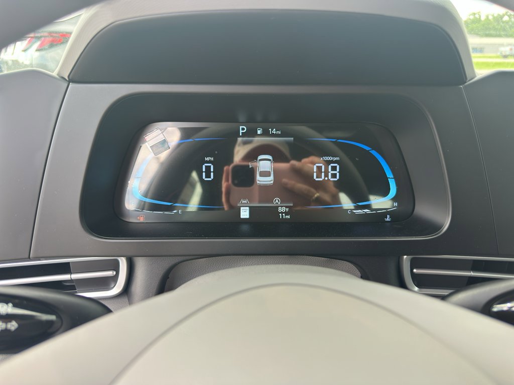 New 2026 Hyundai Elantra SE FWD image 17