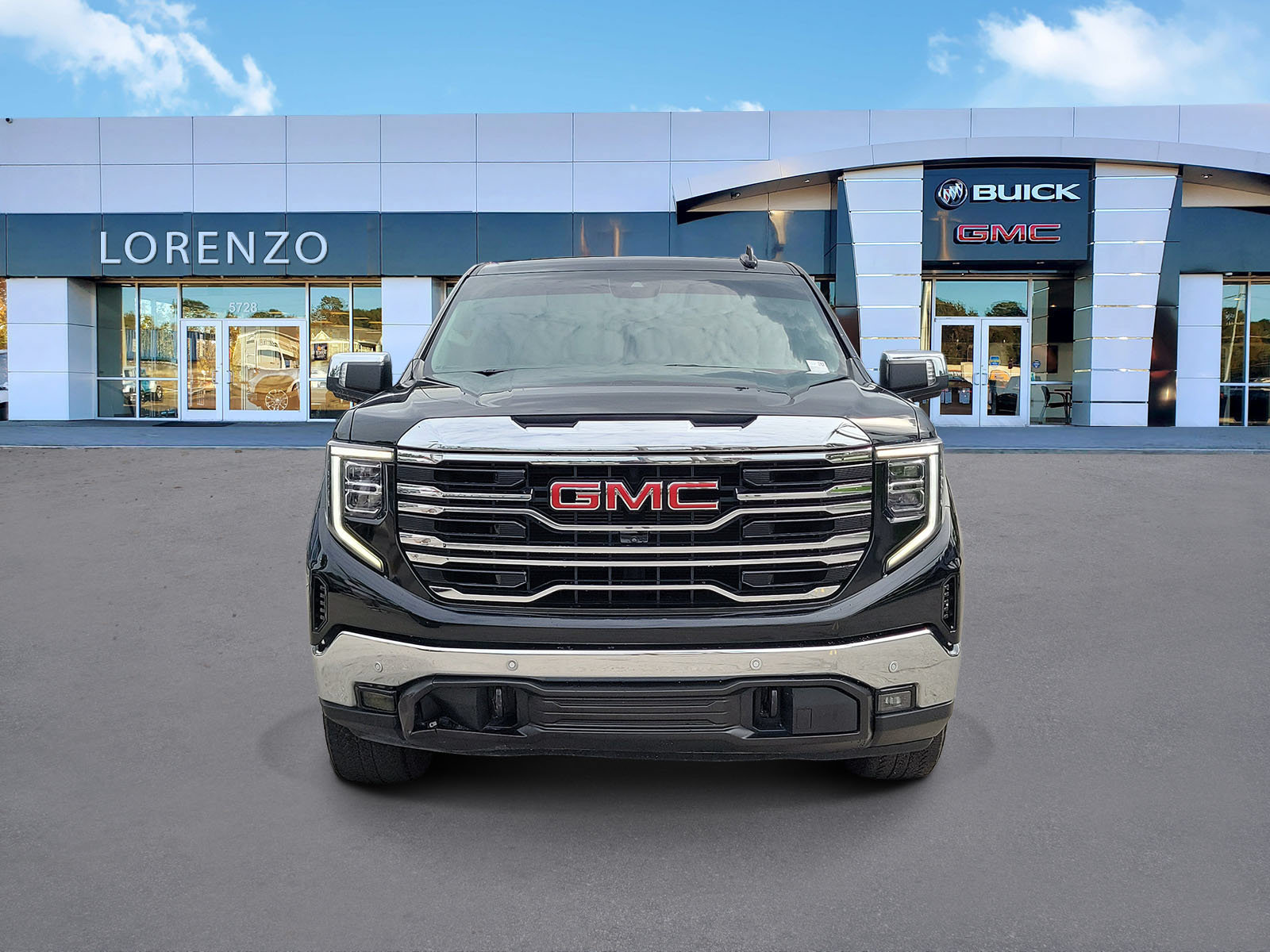 Used 2024 GMC Sierra 1500 SLT w/ SLT Premium Plus Package AWD/4WD image 2