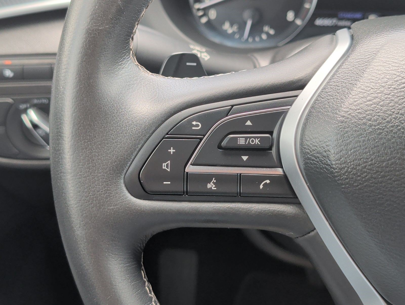 Used 2023 INFINITI QX50 Sport FWD image 14