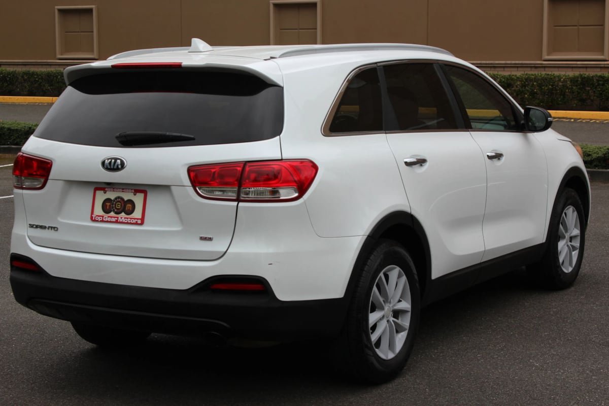 Used 2018 Kia Sorento FWD image 5