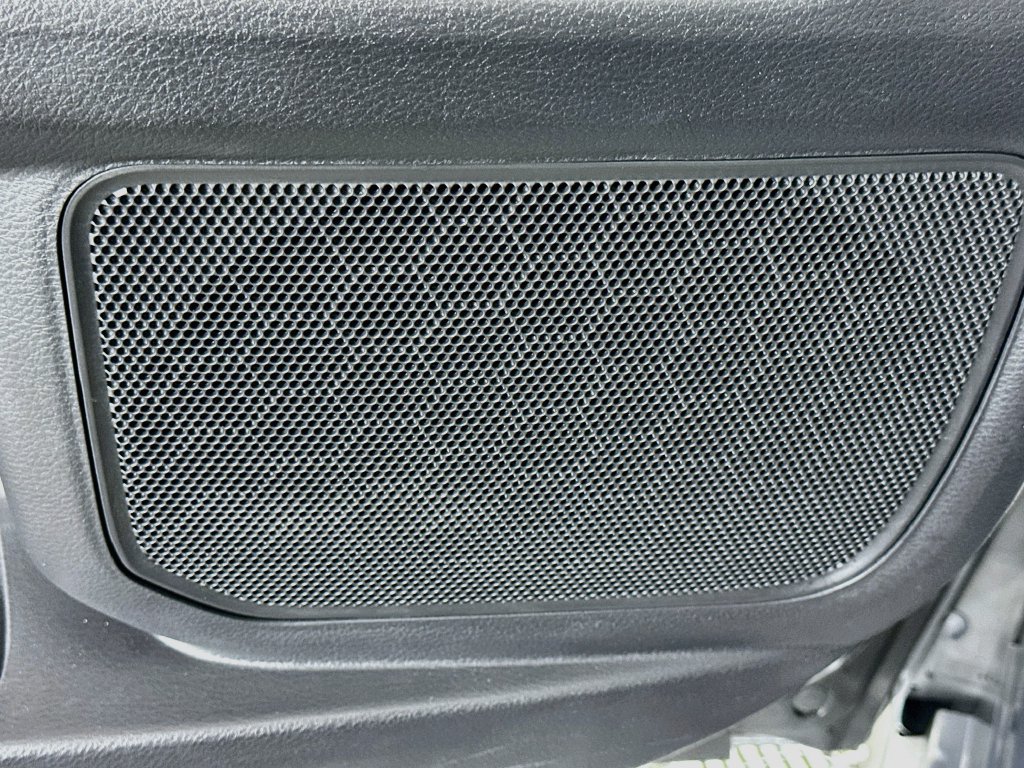 Used 2026 Toyota Sienna XLE FWD image 19