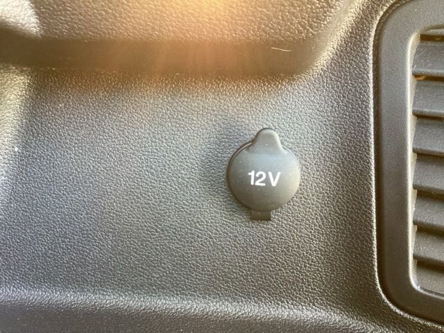 Used 2017 Ford C-MAX Energi Titanium image 11