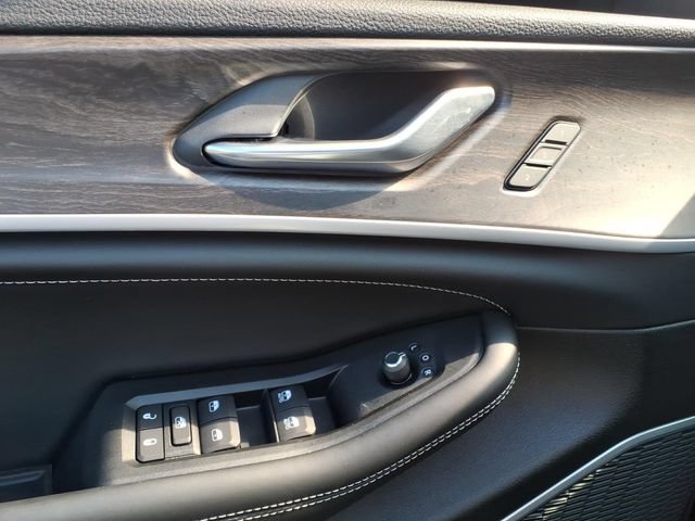 Certified 2023 Jeep Grand Cherokee Limited AWD/4WD image 17
