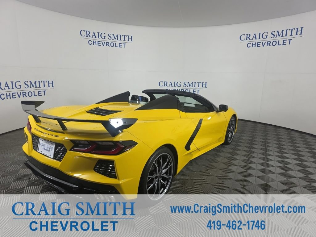 Used 2025 Chevrolet Corvette Stingray Premium Conv w/ Z51 Performance Package RWD image 5